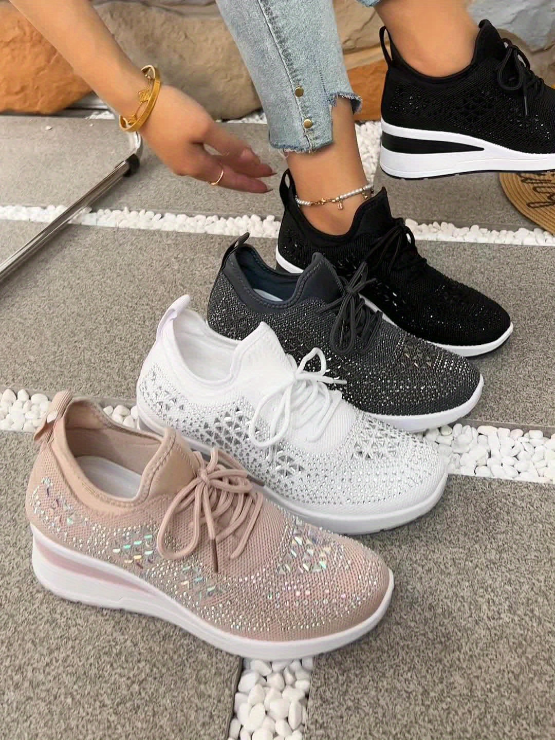 Aithbe | The Lace-Up With a Sparkle