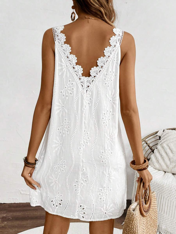 Genoveva | The Bohemian Scallop Dress