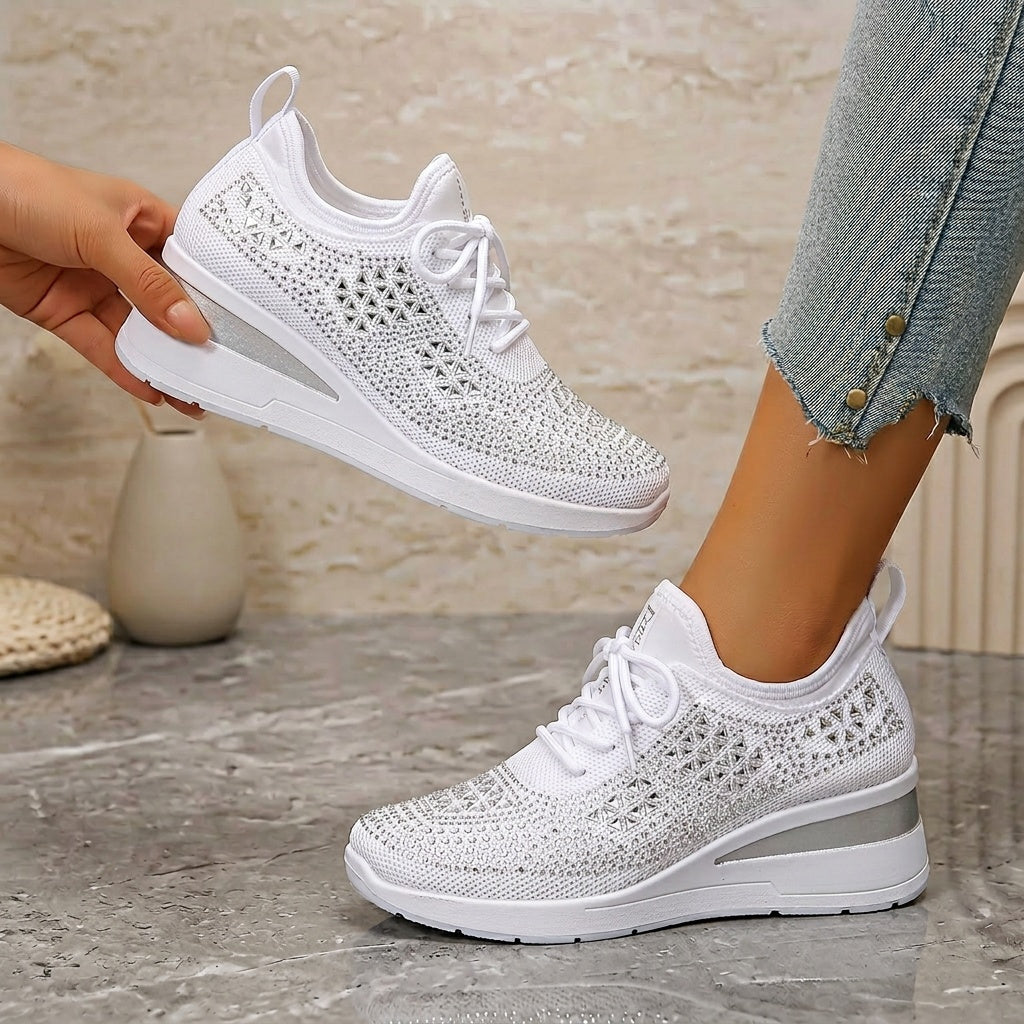 Aithbe | The Lace-Up With a Sparkle