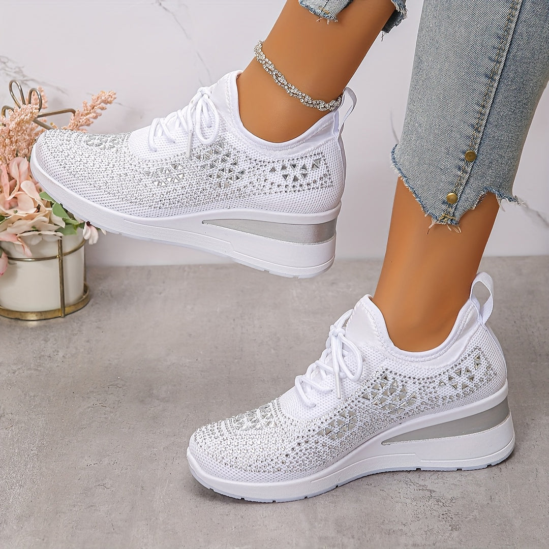 Aithbe | The Lace-Up With a Sparkle