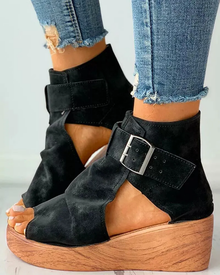 Sínann | The Wedge That Commands Attention