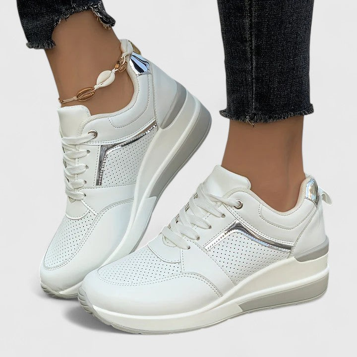 Muadhnait | The Chic Support Shoe