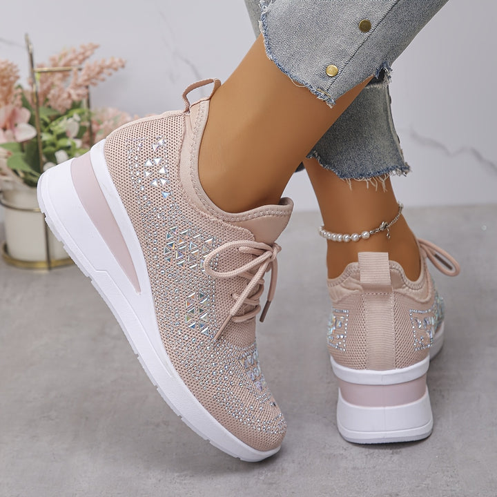 Aithbe | The Lace-Up With a Sparkle