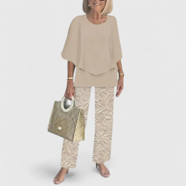 Della | The Sophisticated Two-Piece