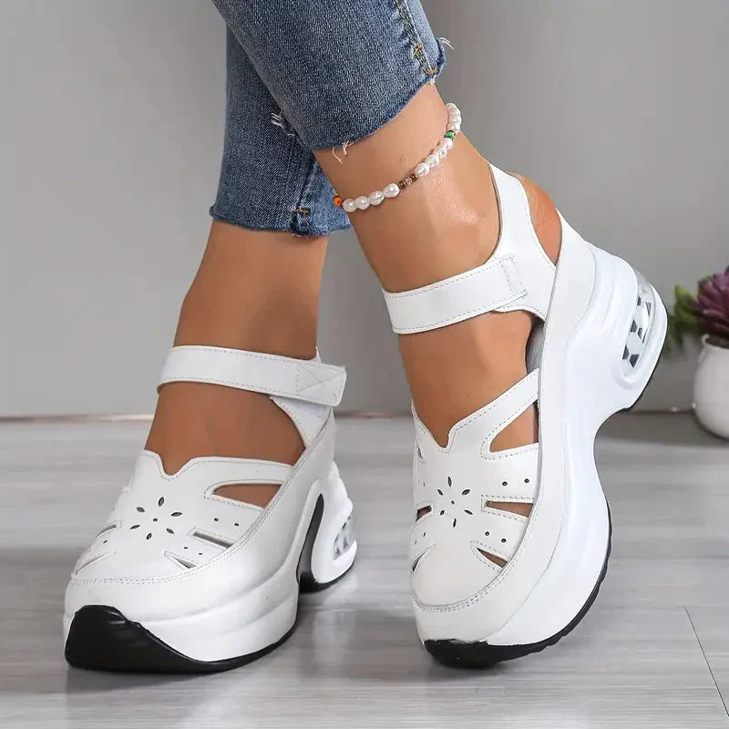 Rónnat | The Wide-Toe Orthopedic Sandal