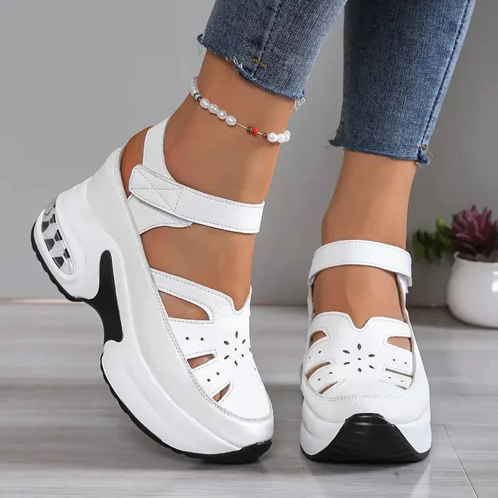 Rónnat | The Wide-Toe Orthopedic Sandal
