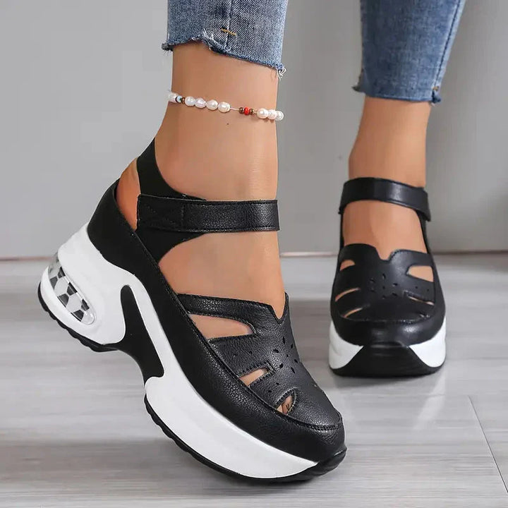 Rónnat | The Wide-Toe Orthopedic Sandal