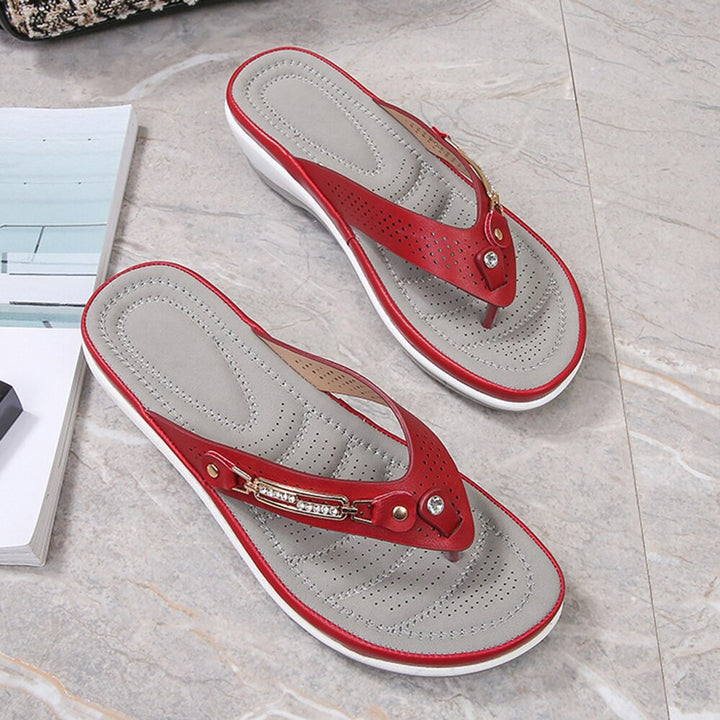 Becfhola | The Wedge Sandal Done Beautifully