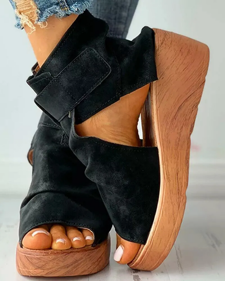 Sínann | The Wedge That Commands Attention