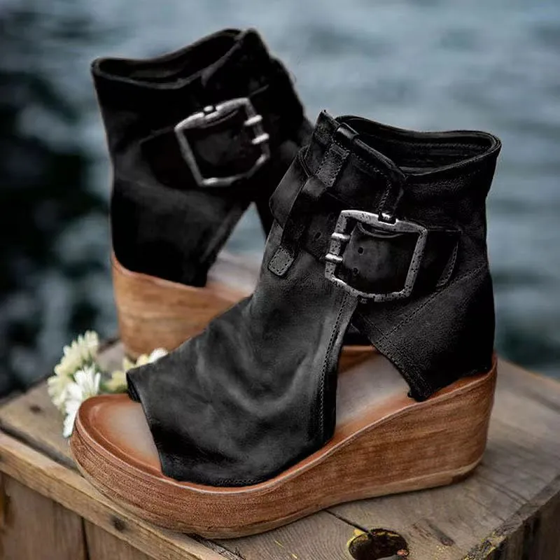 Sínann | The Wedge That Commands Attention