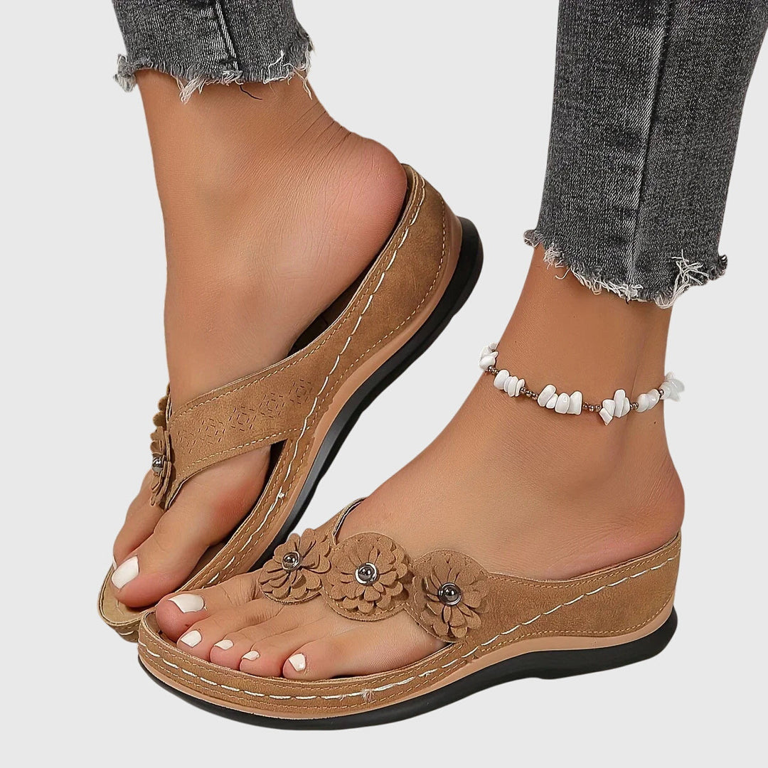 Cáit | Flip Flops That Don't Hurt