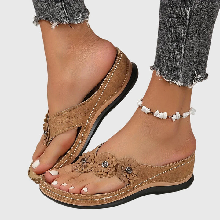 Cáit | Flip Flops That Don't Hurt