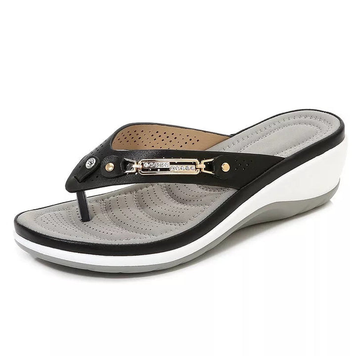 Becfhola | The Wedge Sandal Done Beautifully