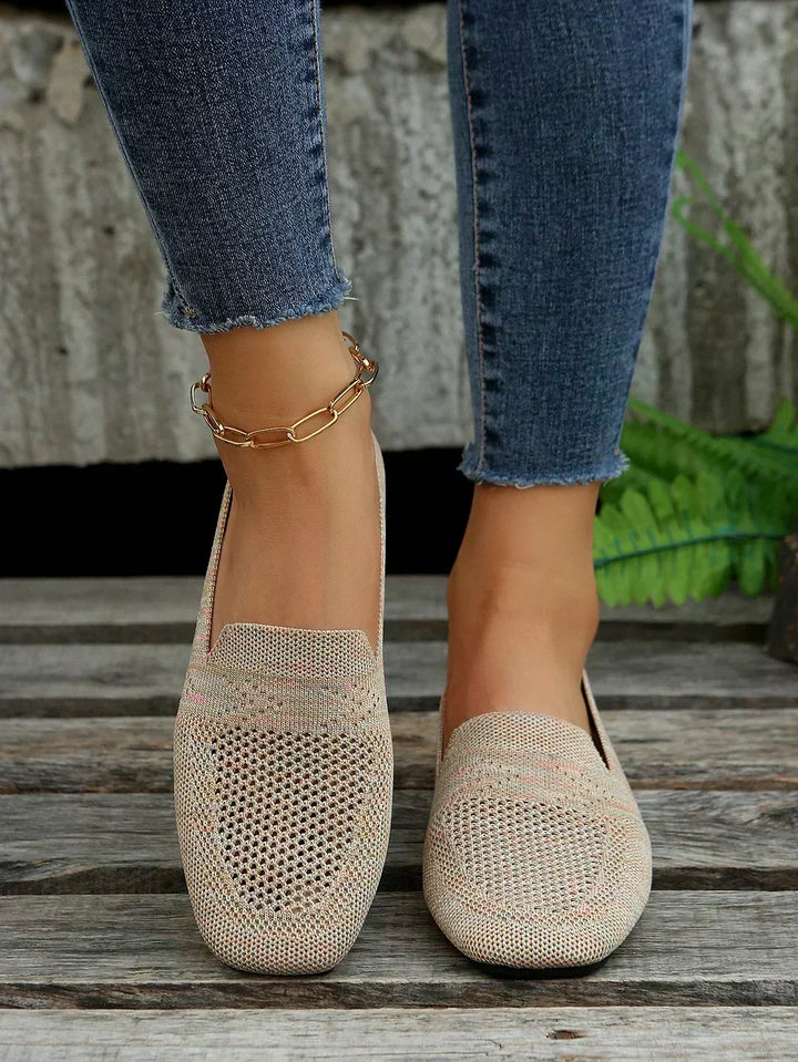 Caireann | Comfort, Support, and Vintage Style
