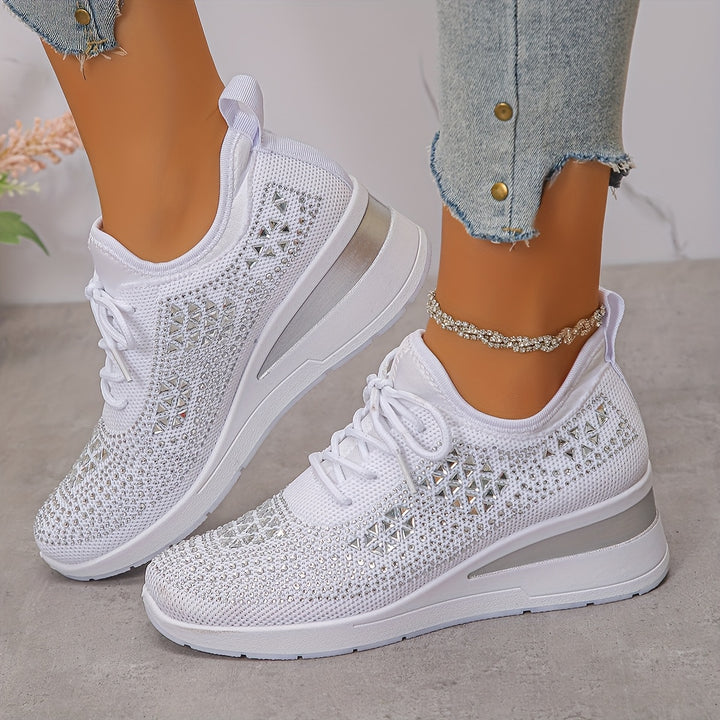 Aithbe | The Lace-Up With a Sparkle