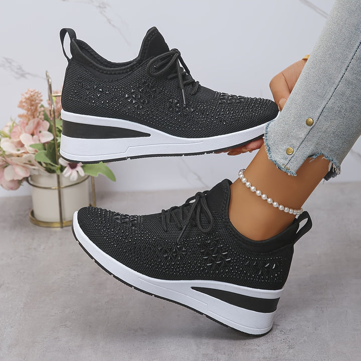 Aithbe | The Lace-Up With a Sparkle