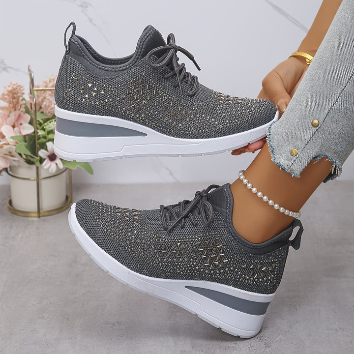 Aithbe | The Lace-Up With a Sparkle