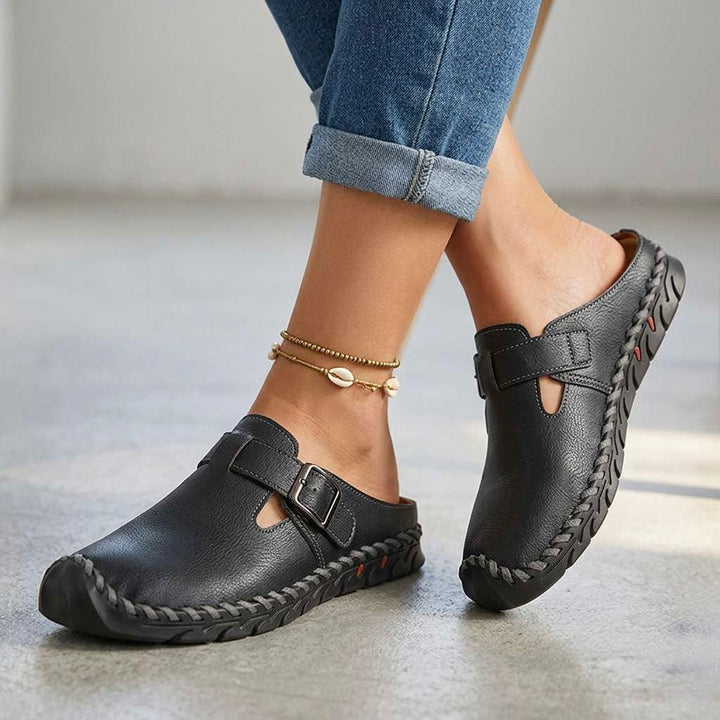 Nóinín | The Sure-Footed Walking Sandal