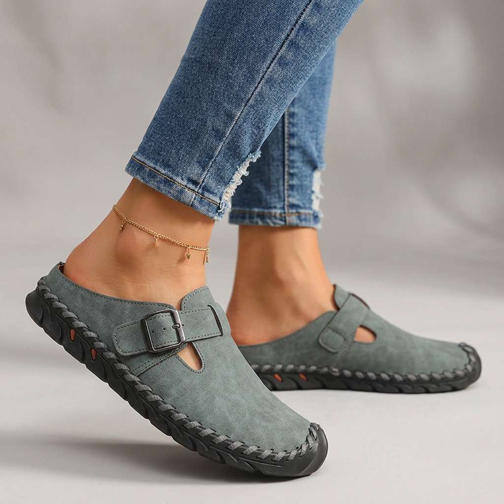 Nóinín | The Sure-Footed Walking Sandal