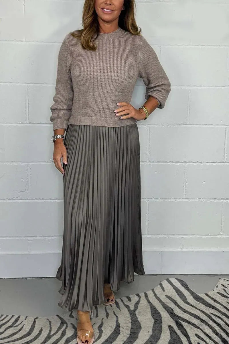Saorla | The Long-Sleeve Pleated Maxi
