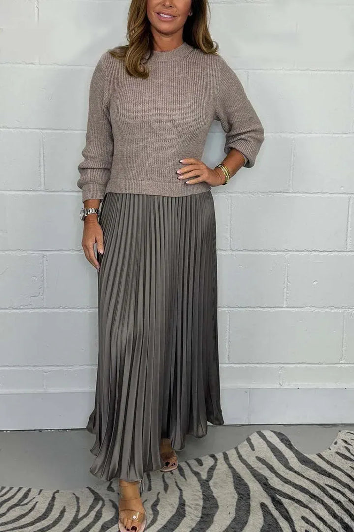 Saorla | The Long-Sleeve Pleated Maxi