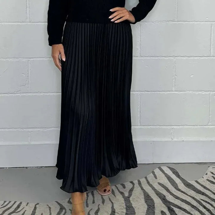 Saorla | The Long-Sleeve Pleated Maxi