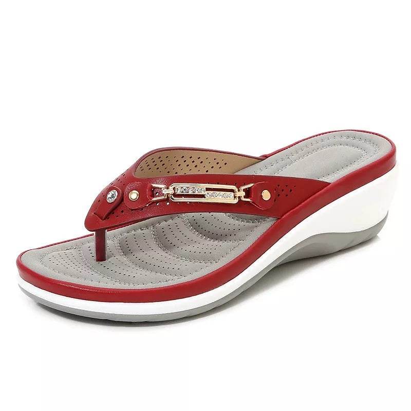 Becfhola | The Wedge Sandal Done Beautifully
